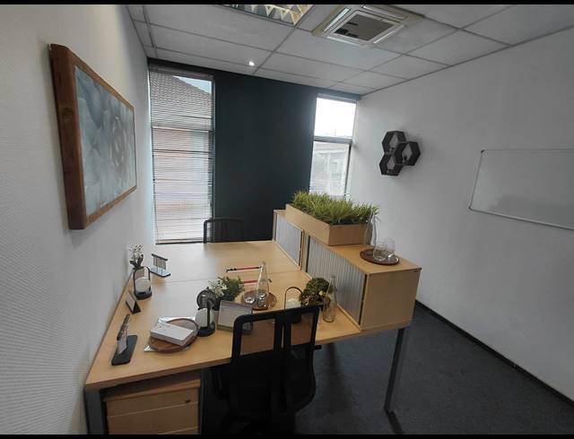 21.20M² OFFICE TO LET IN FOURWAYS